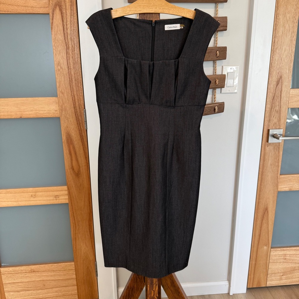 Calvin Klein Pleated Square Neck Minimalist Sheath Career Dress Charcoal 6 EUC